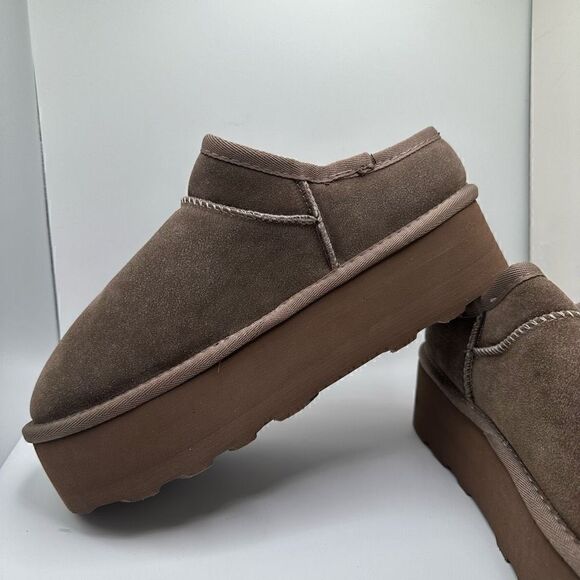 CUSHIONAIRE Women's Genuine Suede Cozy Mule Platform +Memory Foam 9 TAUPE - Picture 7 of 7